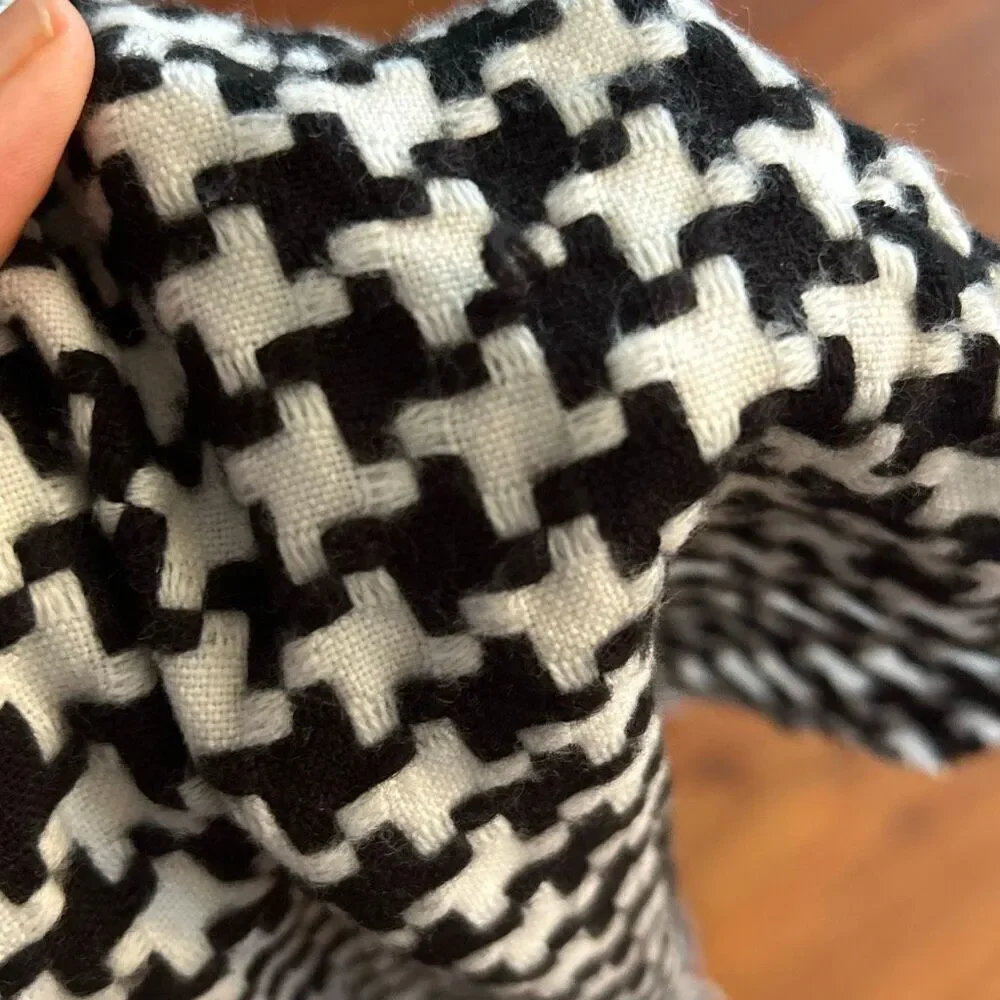 100% cashmere black and white houndstooth scarf made in Scotland